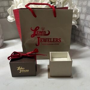 Lewis Jewelers gift box
